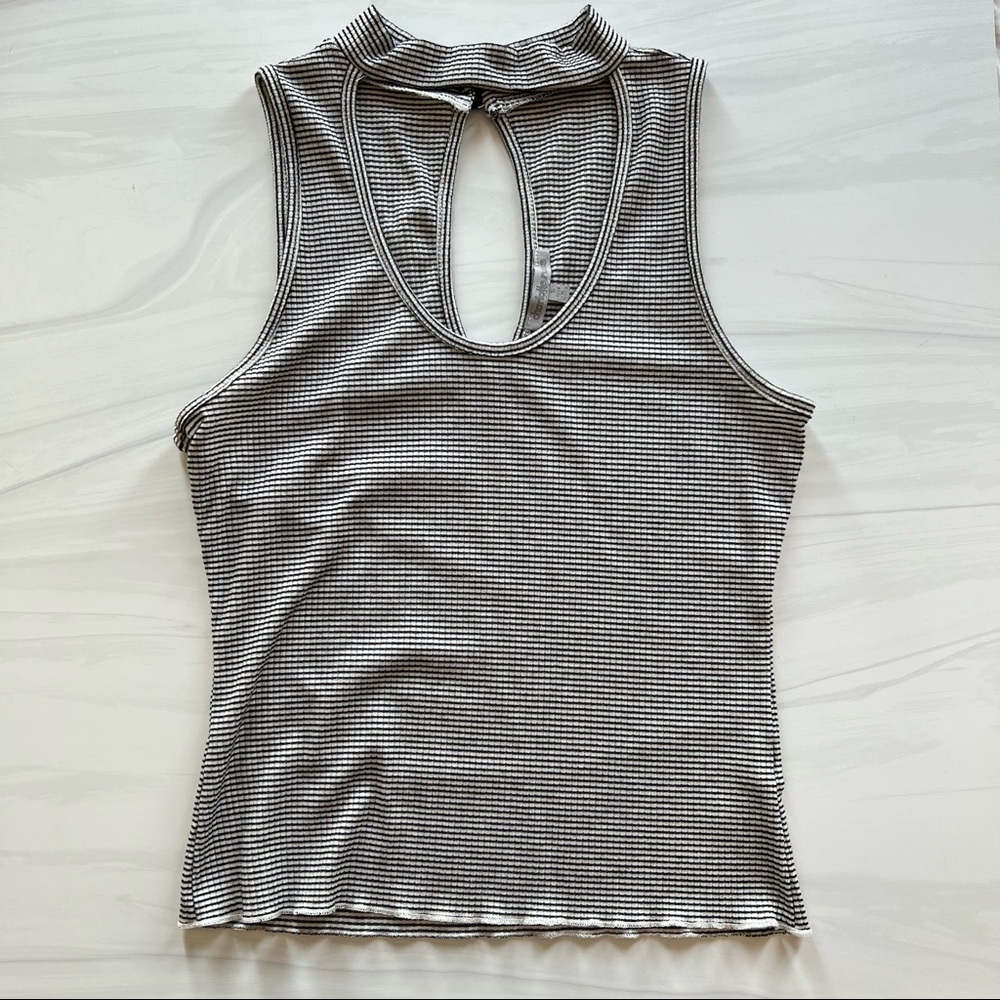 Striped key hole high neck knit crop top